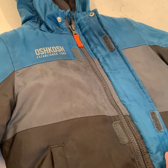 Boys warm winter coat - Picture 2 of 6